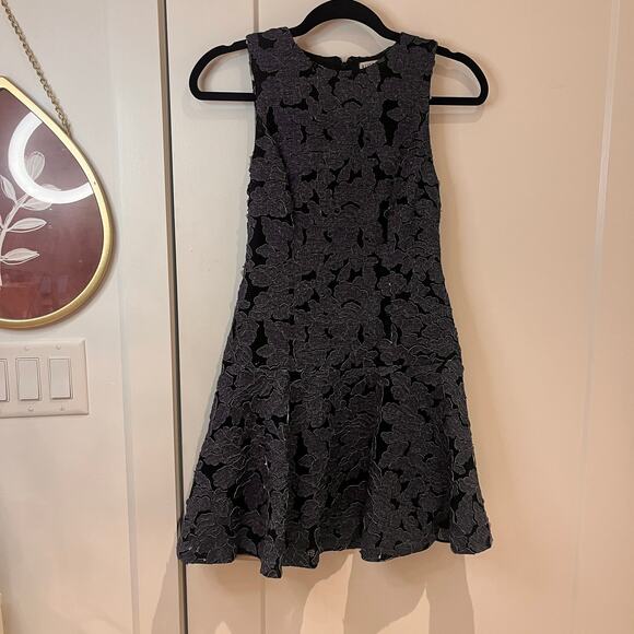 Alice + Olivia Blue Floral Aplique Fonda Crew Sleeveless Fit and Flare Dress 0 - Picture 5 of 14